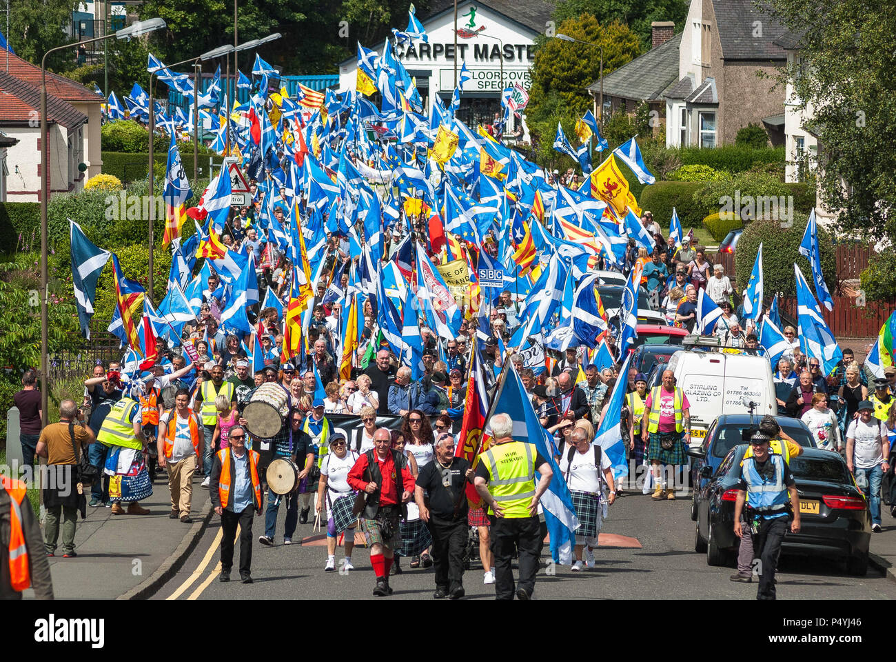 Bannockburn, Stirlingshire, UK. 23 Juin, 2018. Un aperçu de la procession mars.Des milliers de partisans de l'indépendance écossaise ont défilé à Stirling et Bannockburn dans le cadre de la '' 'tous' sous une bannière de protestation, comme la coalition vise à exécuter de tels cas jusqu'à ce que l'Ecosse est '' 'libre de droits Photo crédit : Stewart Kirby/SOPA Images/ZUMA/Alamy Fil Live News Banque D'Images