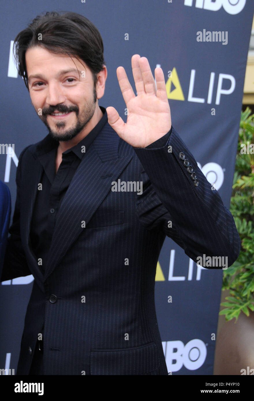 LOS ANGELES, CA - le 23 juillet : l'Acteur Diego Luna assiste à la Latino NALIP Media Awards le 23 juin 2018 à la Ray Dolby Ballroom à Los Angeles, Californie. Photo de Barry King/Alamy Live News Banque D'Images
