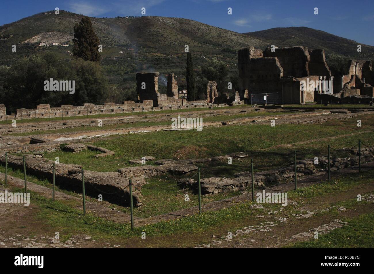 L'Italie. La Villa d'Hadrien. Villa impériale construite par l'empereur Hadrien (76-138). 2e siècle. La Cour d'or. Tivoli. Banque D'Images