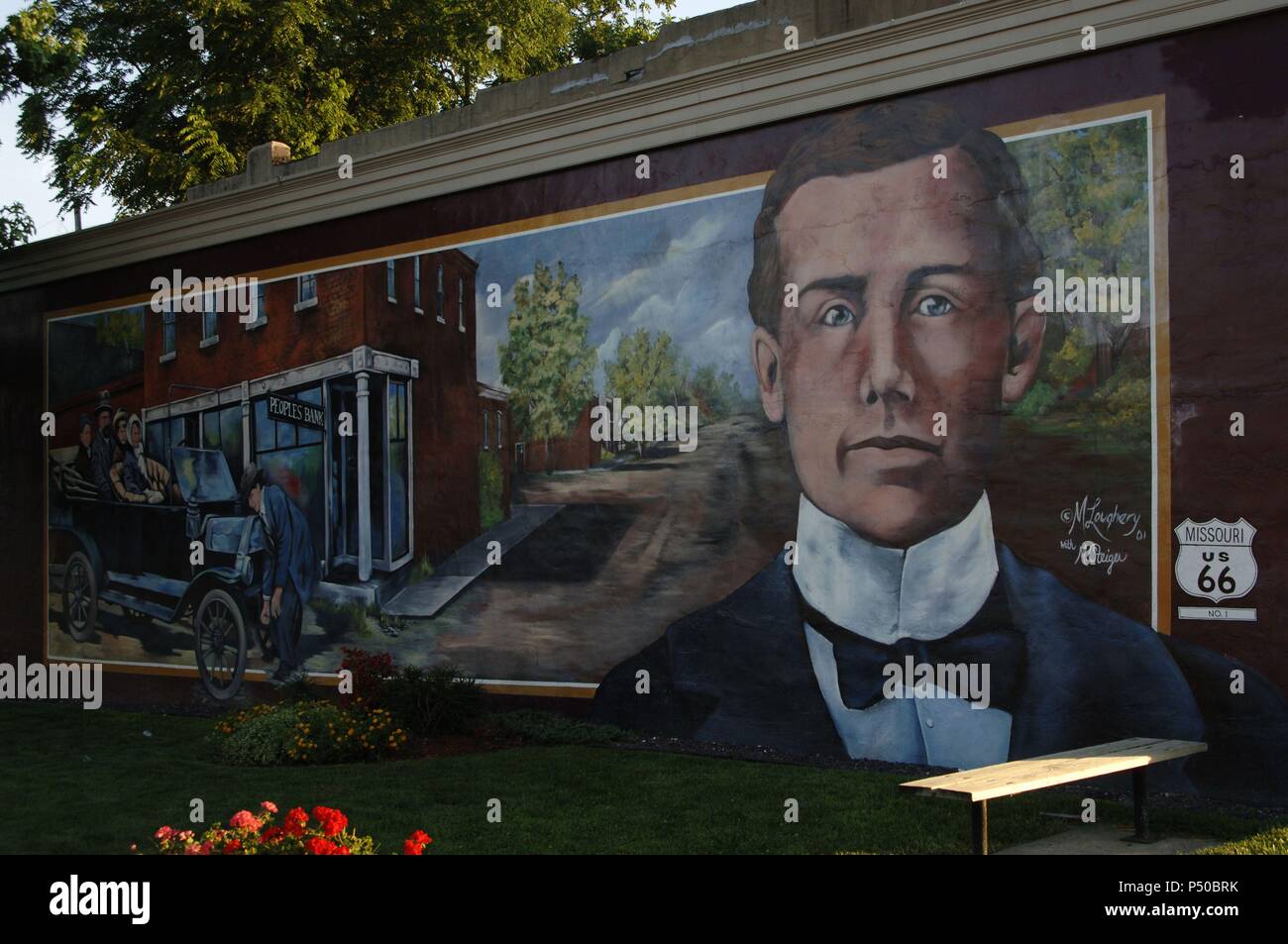 HISTORIA DE LOS ESTADOS UNIDOS. SIGLO XX. 'EL BANQUERO A. J. BARNET POSEYO LOCAUX EL PRIMER MODELO T DE LA LOCALIDAD'. Obra de Michelle Lougher. Serie de murales sobre la historia de la localidad. CUBA. Estado de Missouri. Estados Unidos. Banque D'Images