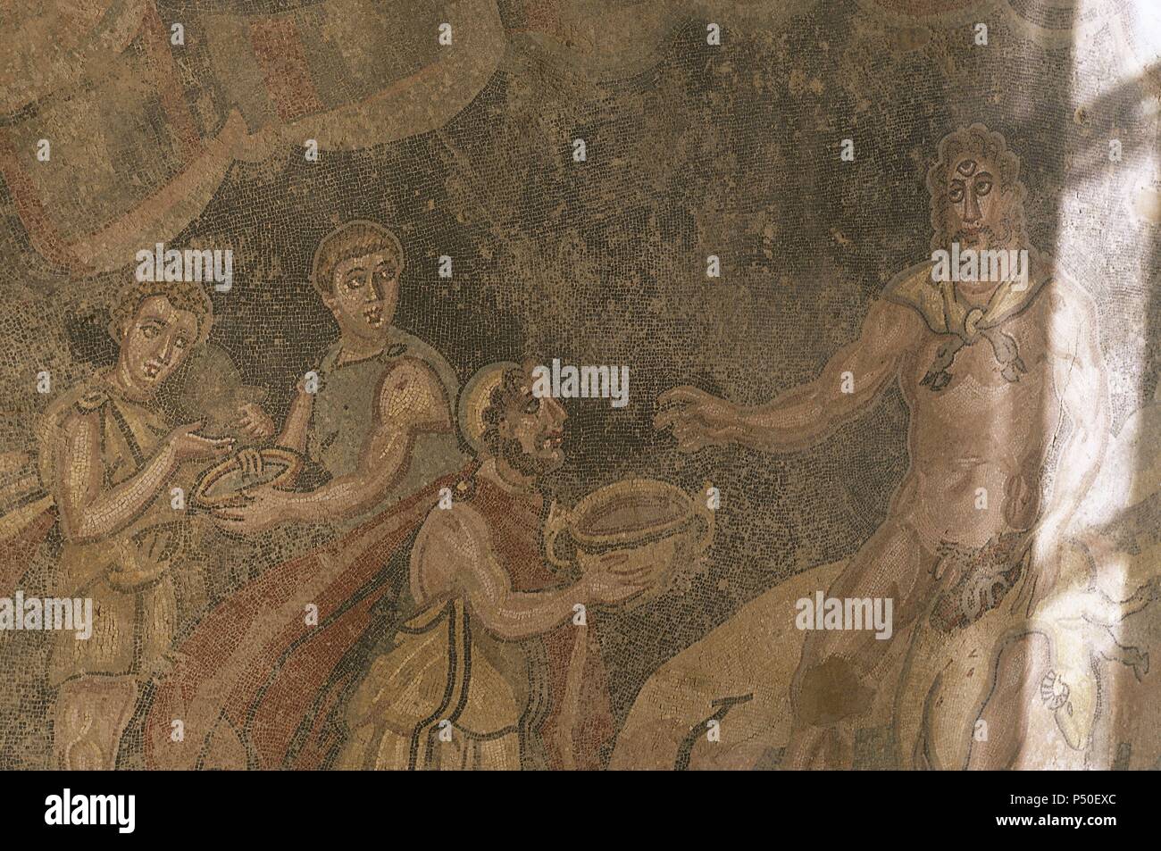 Vin offrant Odysseus à Polyphemus. Mosaïque. 3ème-4ème siècle. Villa romaine. Piazza Armerina. La Sicile. L'Italie. Banque D'Images