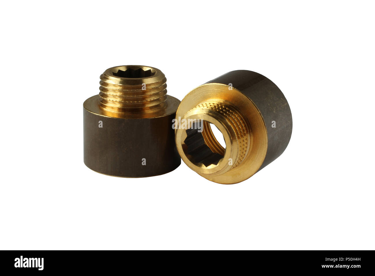 Des réductions pour la plomberie isolé sur fond blanc. Matériel - laiton nickelé Banque D'Images
