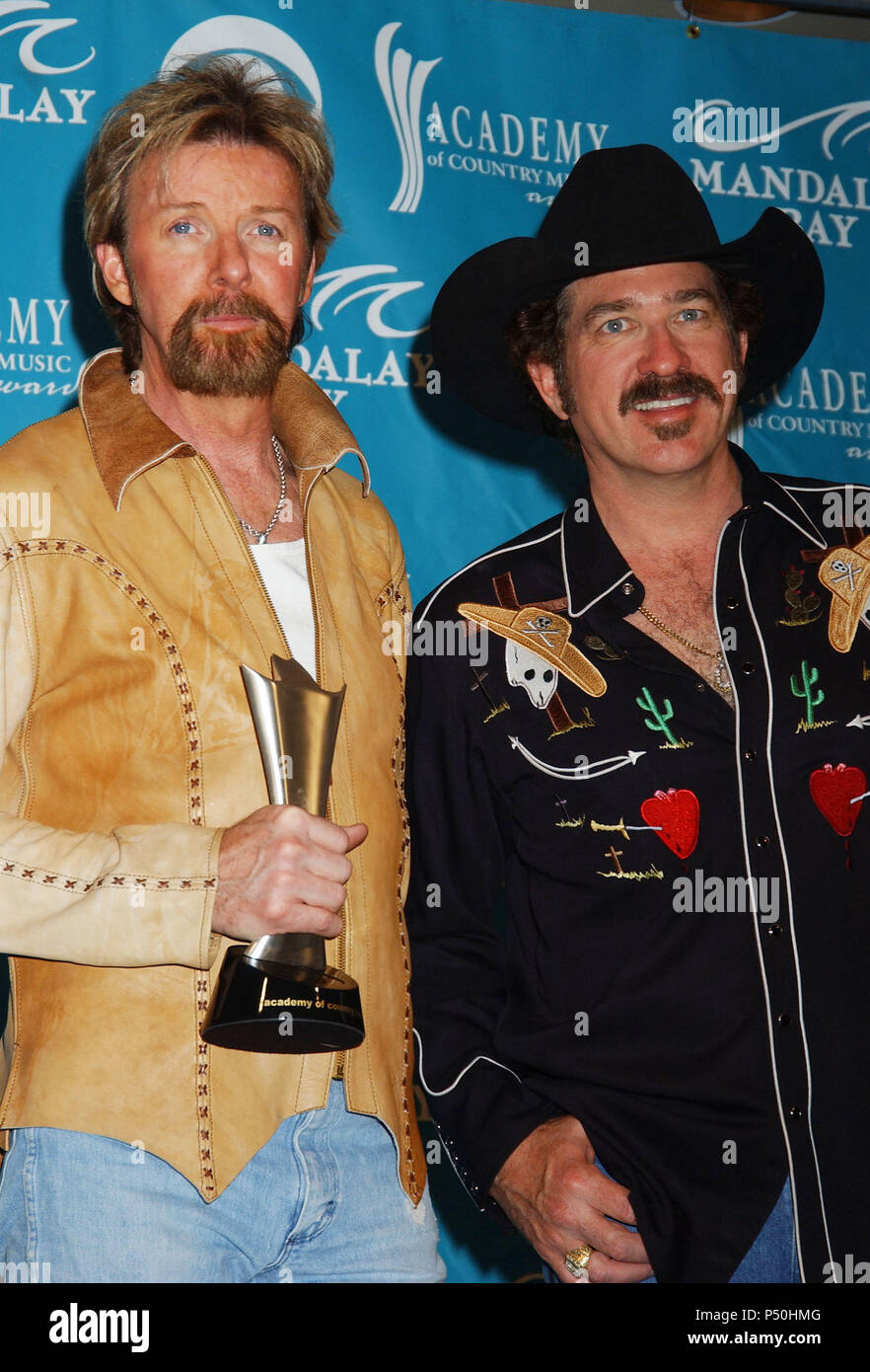 Brooks & Dunn, à la 40e édition annuelle de l'Académie de la musique Country Awards (ACM) qui a eu lieu au Mandalay Bay Resort & Casino à Las Vegas. 17 mai 2005 - 08   Dunn Brooks 369.jpg08   369 Dunn Brooks événement dans la vie d'Hollywood, Californie - Red Carpet Event, USA, Cinéma, Célébrités, photographie, Bestof, Arts, Culture et divertissement, Célébrités, Mode Topix Meilleur de Hollywood, la vie, événement dans la vie d'Hollywood, Californie - une remise de trophée, backstage, cinéma, télévision, célébrités, célébrités de la musique, Topix Bestof, Arts, Culture et loisirs, photographie, enquête tsuni@Gamma- Banque D'Images