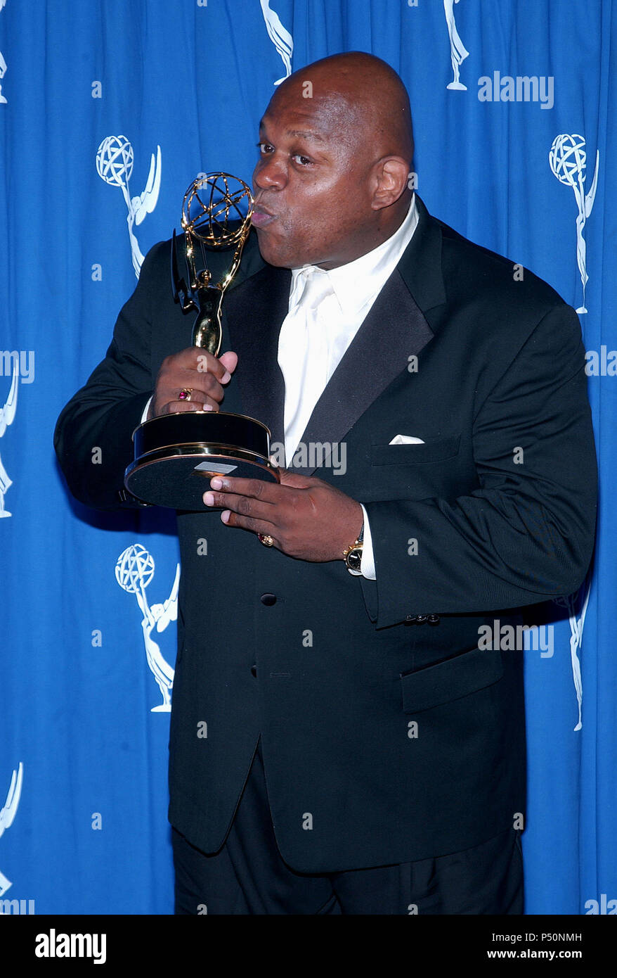 Charles Dutton au backstage 2002 Creative Arts Emmy Awards au Shrine Auditorium à Los Angeles. 14 septembre, 2002. - JpgDuttonCharles DuttonCharles51.51 Événement dans la vie d'Hollywood, Californie - Red Carpet Event, USA, Cinéma, Célébrités, photographie, Bestof, Arts, Culture et divertissement, Célébrités, Mode Topix Meilleur de Hollywood, la vie, événement dans la vie d'Hollywood, Californie - une remise de trophée, backstage, cinéma, télévision, célébrités, célébrités de la musique, Topix Bestof, Arts, Culture et divertissement, la photographie, l'enquête de crédit , tsuni@Gamma-USA.com Banque D'Images