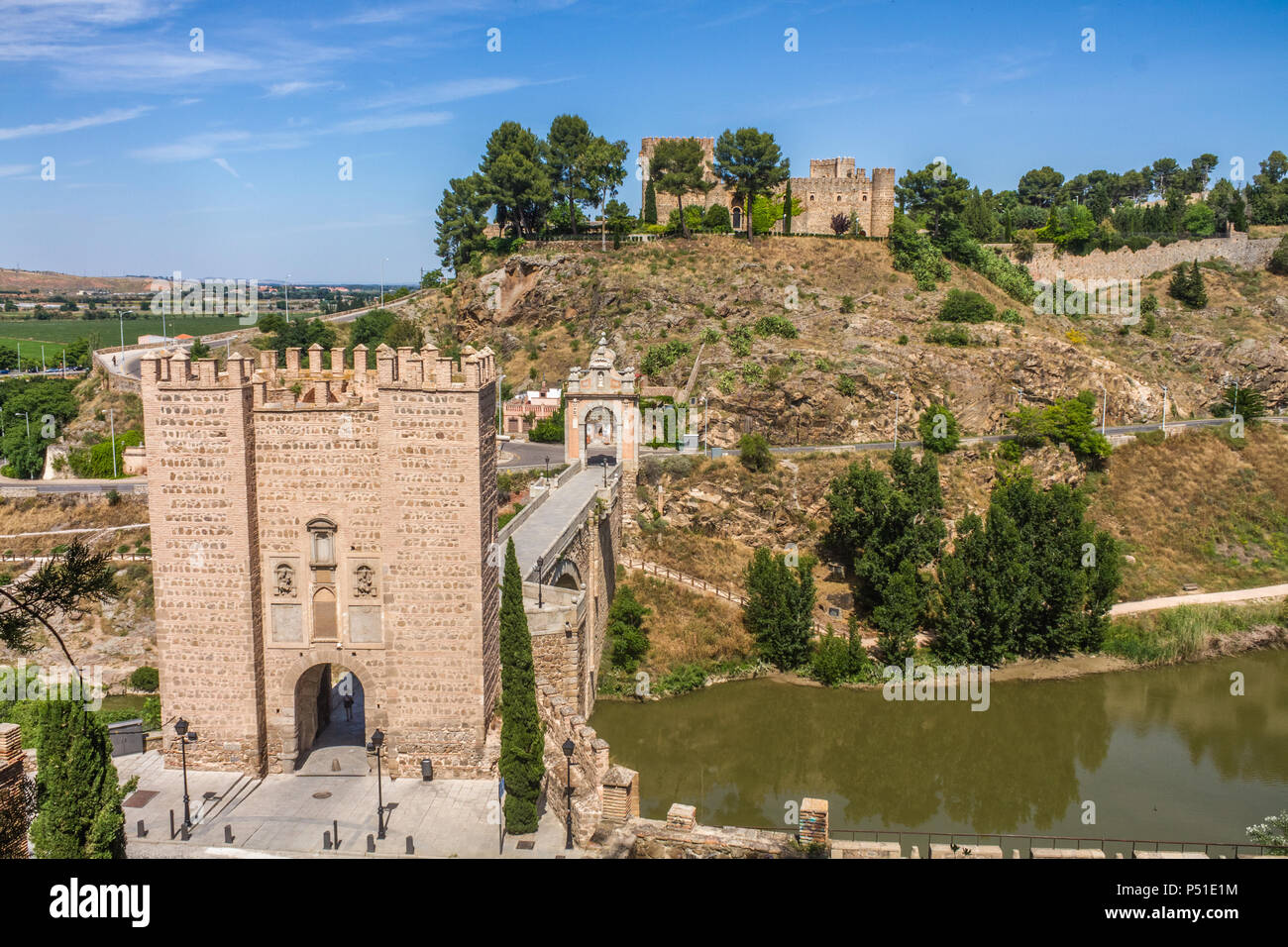 Voir le château de San Servando et pont d'Alcantara, Tolède, Espagne Banque D'Images