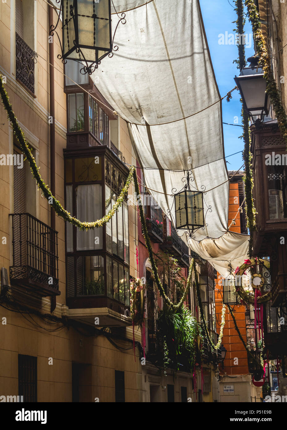 Balcon et des décorations en espagnol ville historique. Tolède, Espagne Banque D'Images