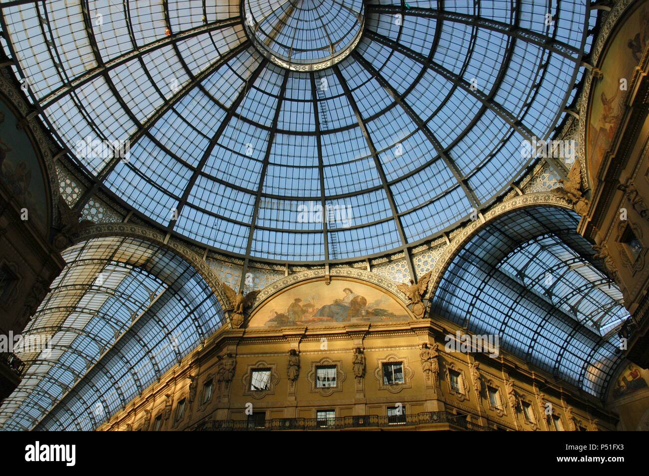 L'Italie. Milan. Galerie Victor Emmanuel. 1865-1877. Construit par Giuseppe Mengoni (1829-1817). L'intérieur. Banque D'Images
