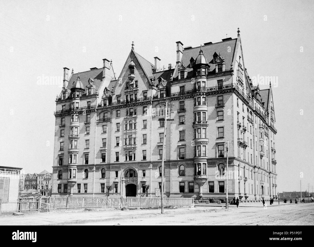 Le Dakota est un immeuble situé à Ontario, l'angle nord-ouest de la 72e Rue et Central Park West dans l'Upper West Side de Manhattan à New York City. Banque D'Images