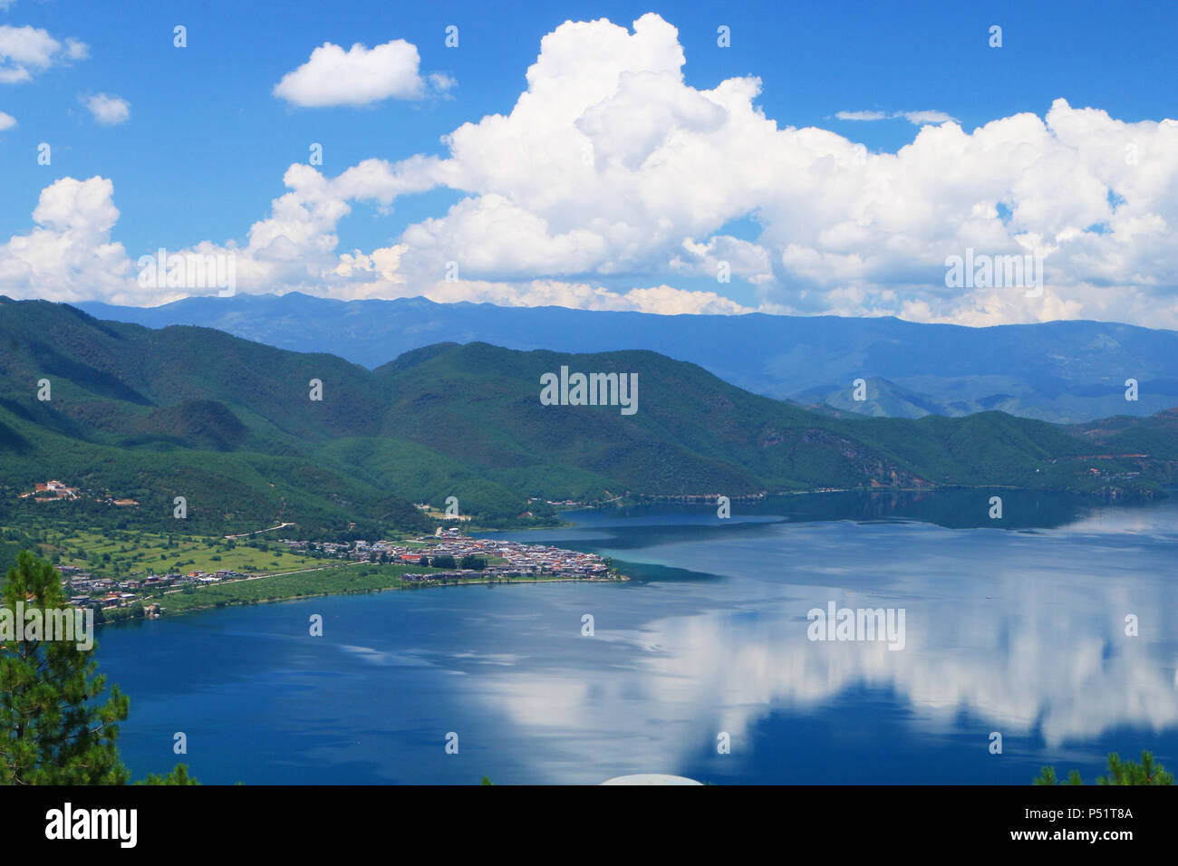 DaLuo Paysages de l'eau dans le lac Lugu, Lijiang, Yunnan, Chine Banque D'Images