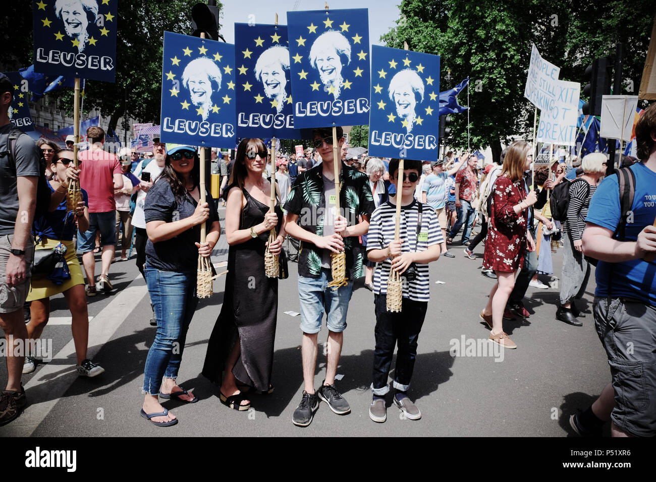 Vote du peuple London UK - 23 juin 2018 - la demande des manifestants un second vote sur l'accord final Brexit avec des pancartes à l'encontre de Mme LEUSER Mai Banque D'Images