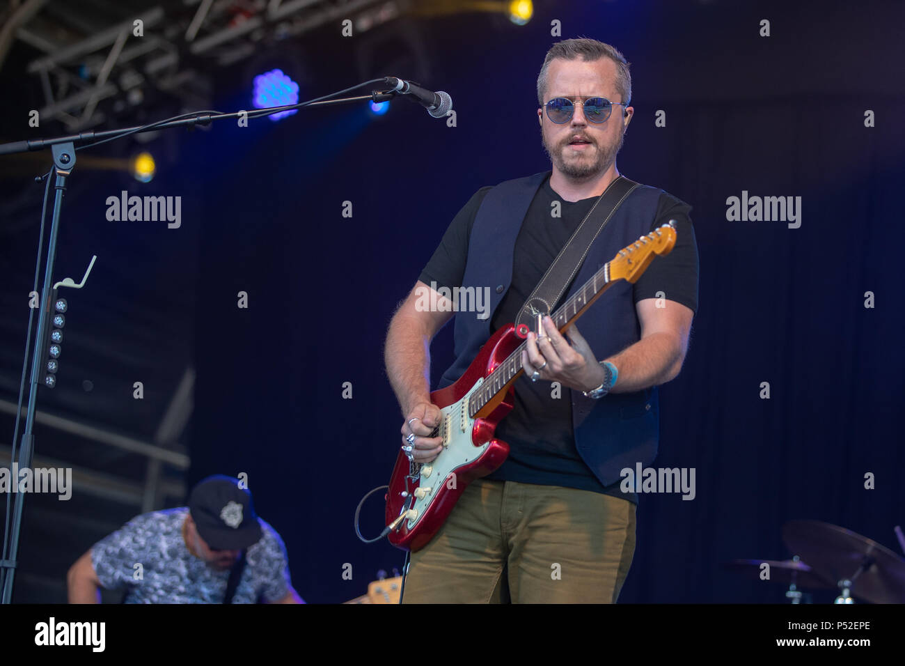 Tunbridge Wells, Royaume-Uni. 24 Juin, 2018 Jason Isbell et l'Unité 400 il y a seulement de la scène uk show en 2018 avec Jason Isbell,Charles Rose,Tchad Gamble,Jimbo Hart,Derry deBorja,Amanda Shires Sadler,à la Black deer Vaden Festival, Parc Geauga Lake'S Wildwater Kingdom Kent, Royaume-Uni..© Jason Richardson / Alamy Live News Banque D'Images