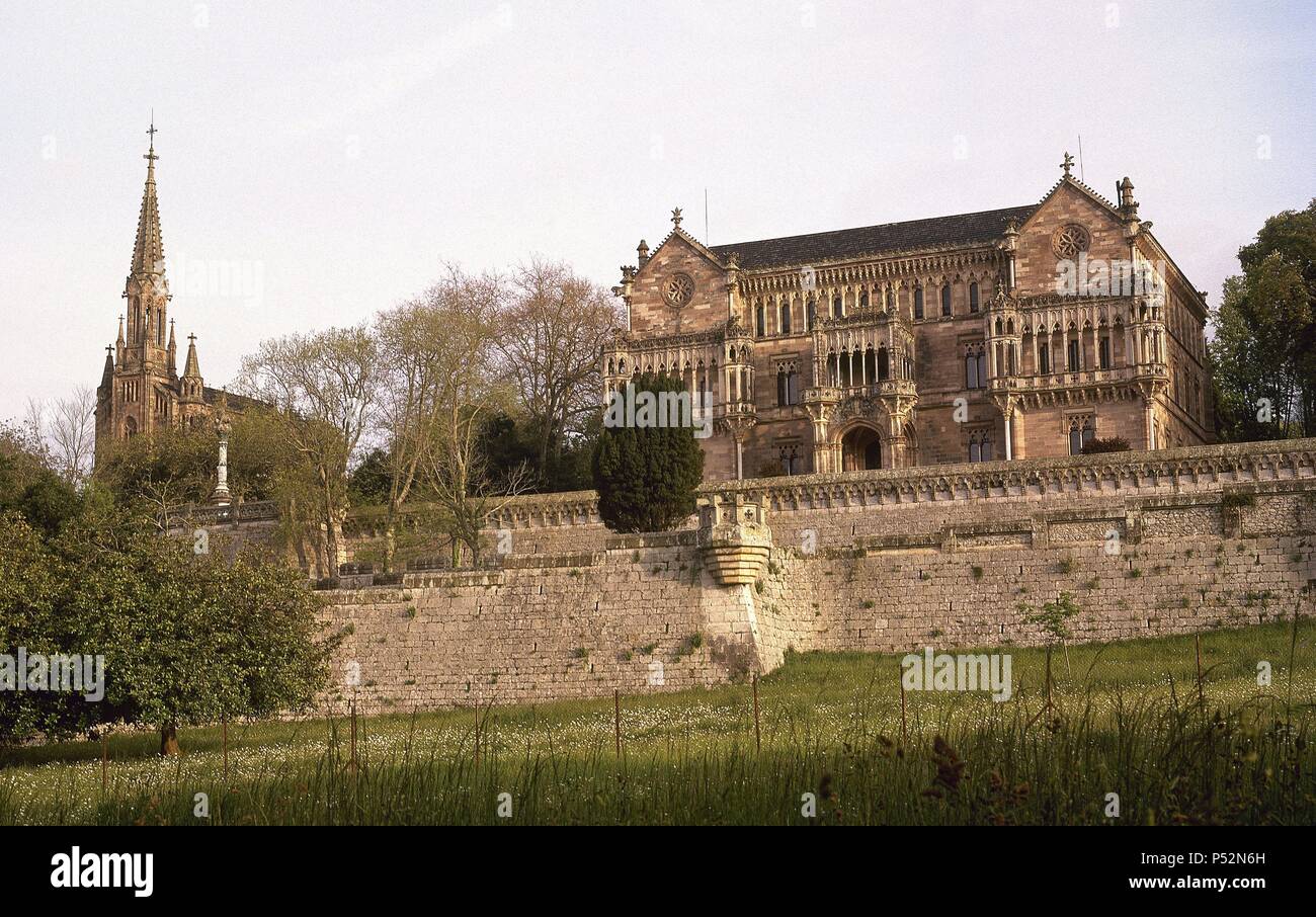 Palais Sobrellano. 1881-1890. Bâtiment néo-gothique construite par Juan Martorell Montells pour le marquis de Comillas. Sommaire avec la chapelle-panthéon du marquis de Comillas, à gauche. Comillas. La Cantabrie. L'Espagne. Banque D'Images