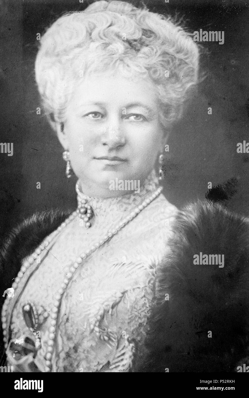 Augusta Victoria de Schleswig-Holstein (1858-1921), la dernière impératrice allemande et l'épouse de l'empereur Guillaume II, qui mourut en exil après l'abdication de son mari. Banque D'Images