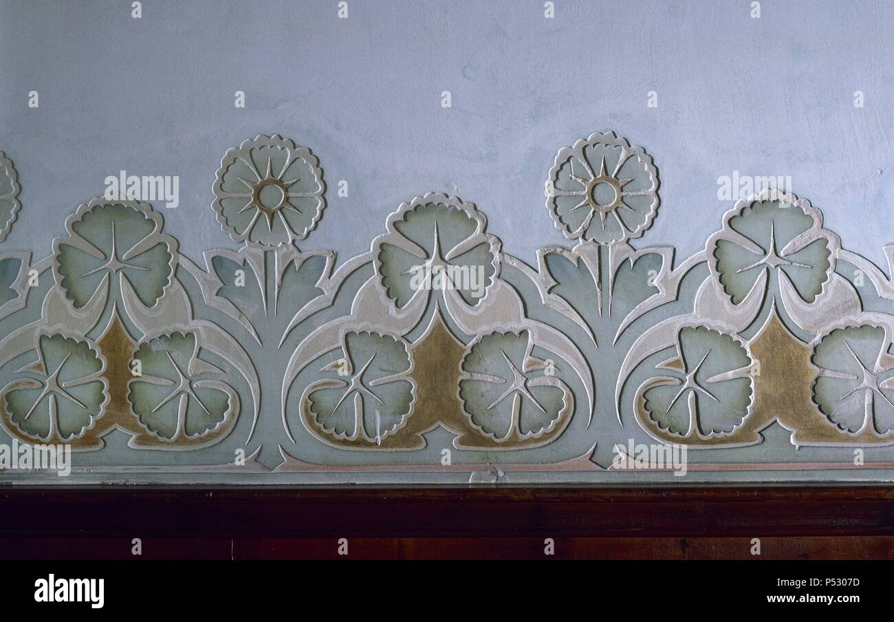 L'Espagne. Barcelone. Lleó Morera House (1902-1906). Résidence privée. Construit par Luis Domenech Montaner (1892-1906), architecte espagnol catalan. Plinthe moderniste. Frontière. Banque D'Images