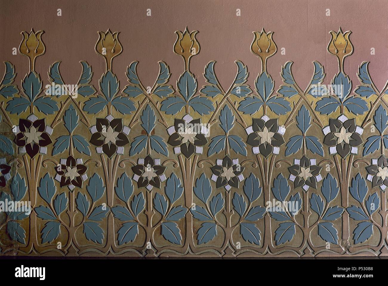 L'Espagne. Barcelone. Lleó Morera House (1902-1906). Résidence privée. Construit par Luis Domenech Montaner (1892-1906), architecte espagnol catalan. Plinthe moderniste. Frontière. Banque D'Images