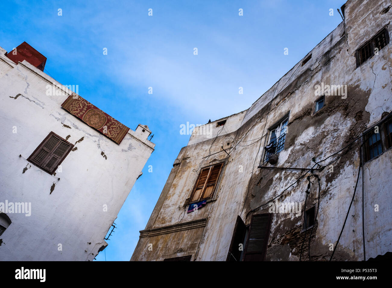 CASABLANCA, MAROC - CIRCA AVRIL 2017 : construction typique autour de la médina à Casablanca Banque D'Images