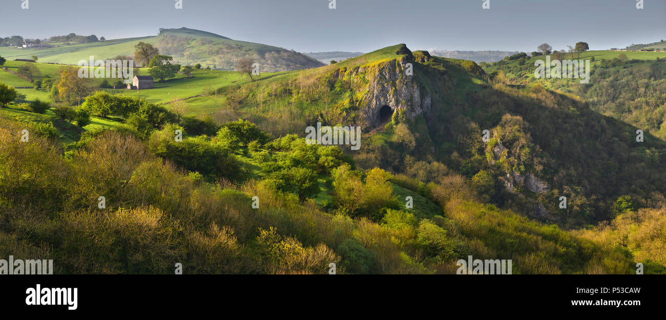 Thors Cave et le collecteur au début de la vallée de la lumière (3) Banque D'Images