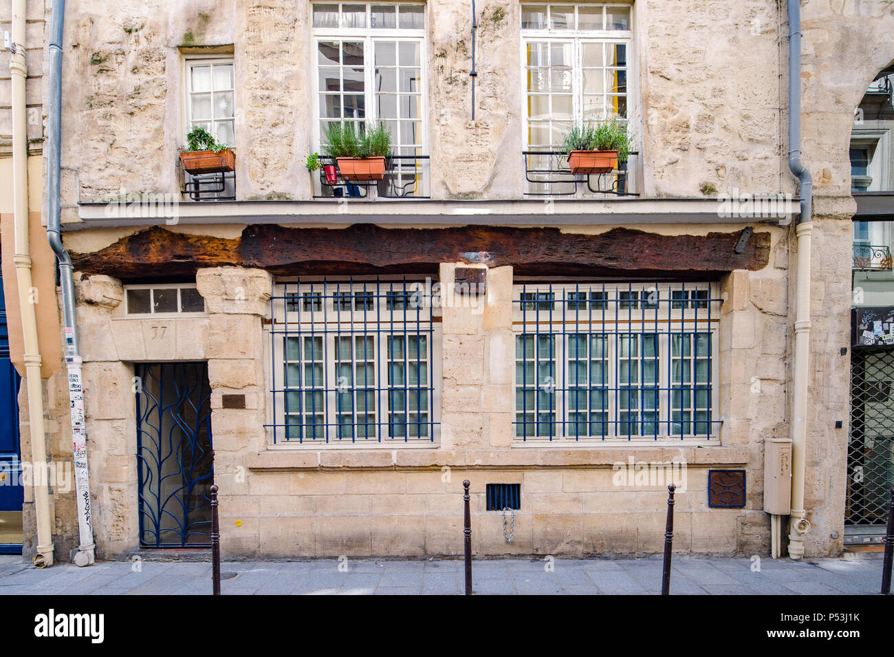 Les belles rues du Marais à Paris, France Banque D'Images