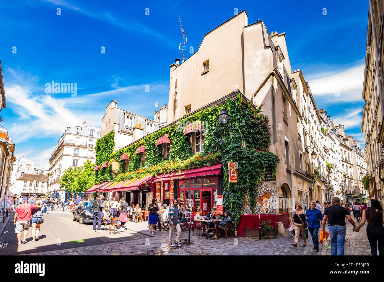 Les belles rues du Marais à Paris, France Banque D'Images