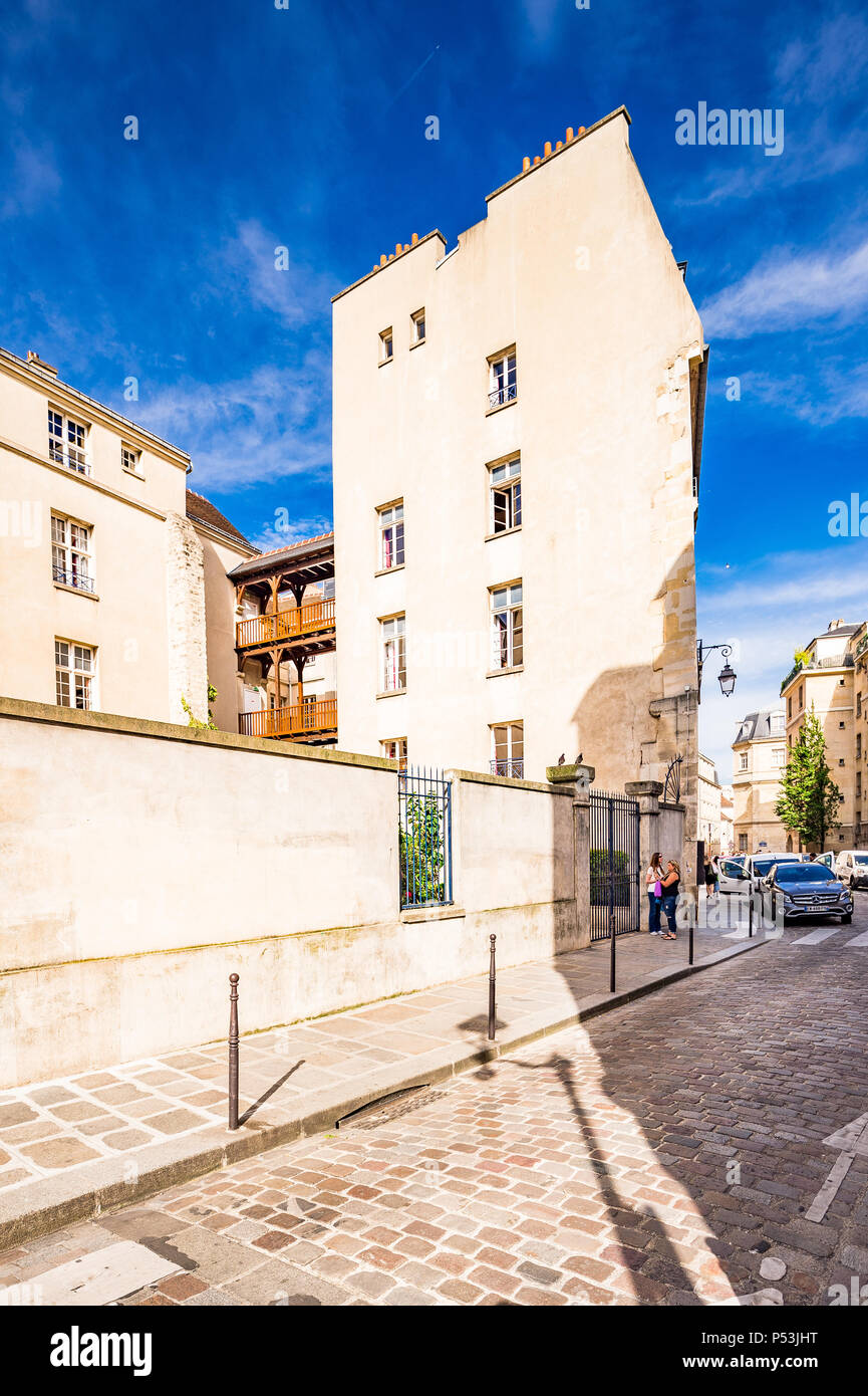 Les belles rues du Marais à Paris, France Banque D'Images