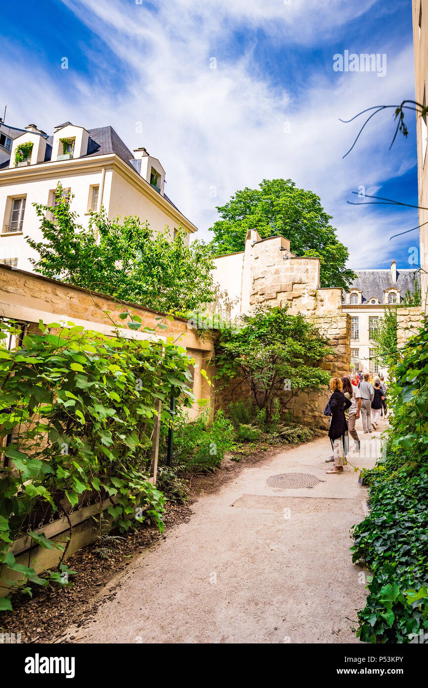 Les belles rues du Marais à Paris, France Banque D'Images