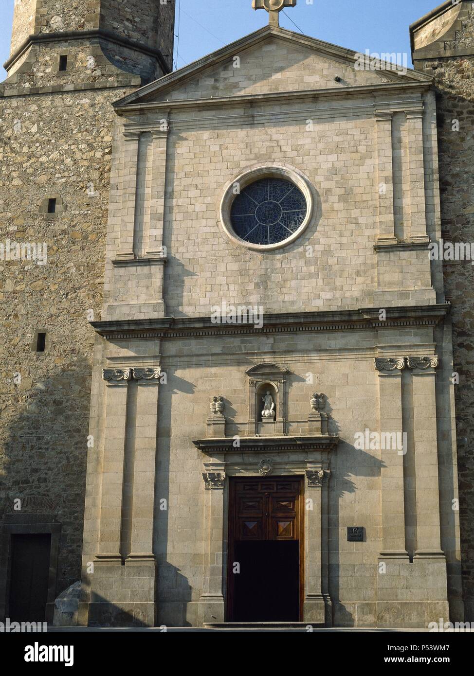 L'Espagne. Barcelone. Église de Saint Vincent de Sarria. Construite entre 1781-1816, par Josep Mas Dordal (d.1808). De l'extérieur. Banque D'Images