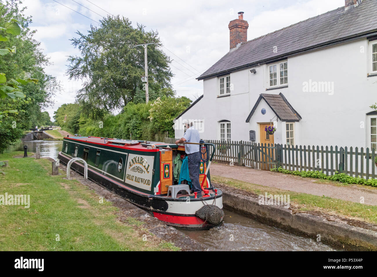 Grand classique sur le Canal de Worcester et Birmingham la négociation de l'échelle d'écluses Tardebigge, Worcestershire, Angleterre, RU Banque D'Images