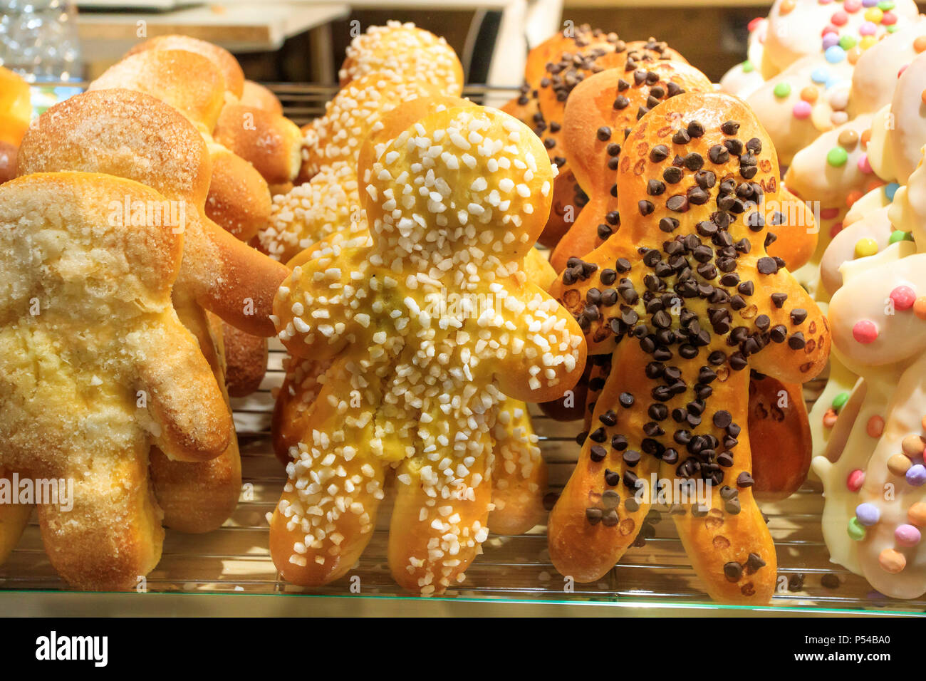 Arras Nord De La France Marche De Noel Gateau A La Forme D Un Homme Photo Stock Alamy