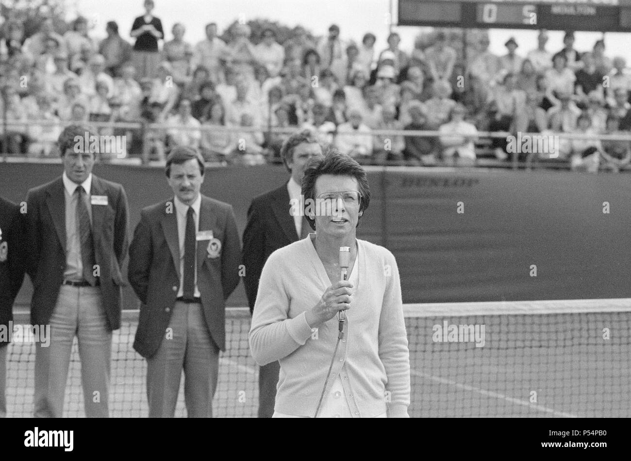 1983, à la coupe d'Edgbaston Edgbaston Priory Club à Birmingham, en Angleterre, 6 au 12 juin 1983. Notre photo montre, Billie Jean King après avoir remporté le simple féminin, finale dimanche 12 juin 1983. C'était le dernier roi des célibataires tournament titre de sa carrière et elle devint le plus vieux joueur de l'ATA de gagner un tournoi des célibataires à 39 ans, 7 mois et 23 jours. Banque D'Images