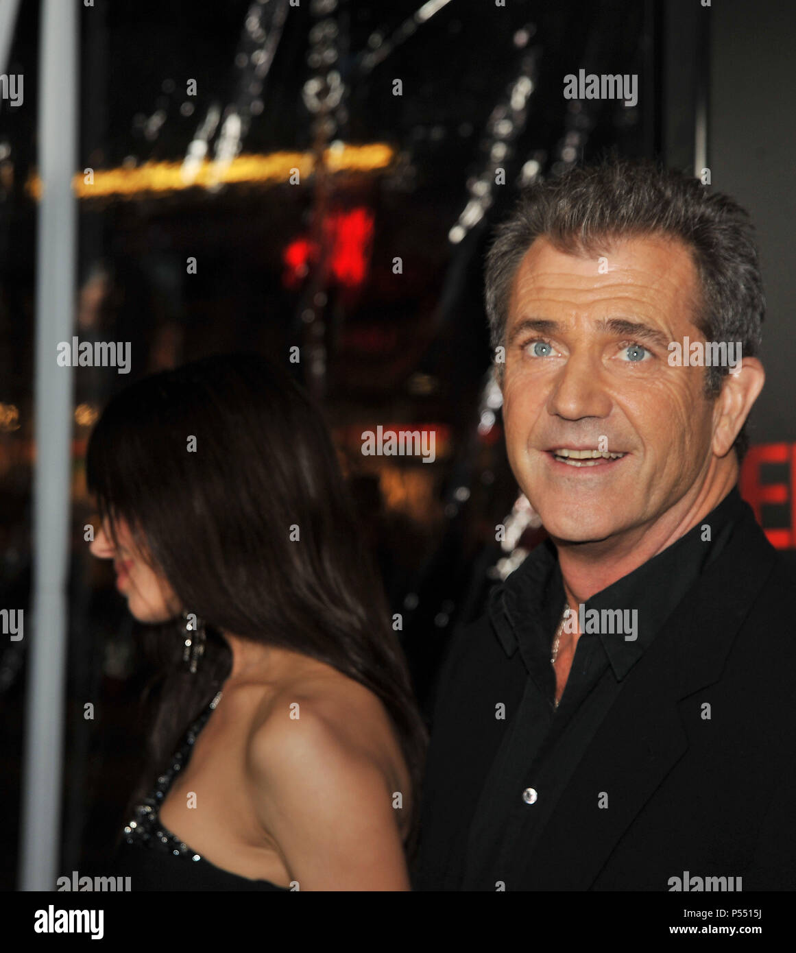 Mel Gibson Oksana Grigorieva 12 - Edge Of Darkness Los Angeles Premiere ...