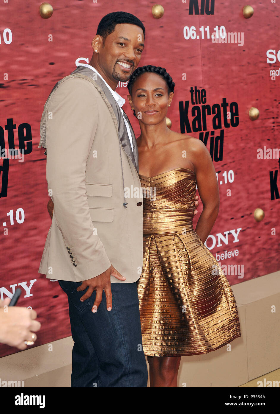 Will Smith Jada Pinkett-Smith    25 - l'avant-première de Karaté Kid au Westwood Village Theatre de Los Angeles.Will Smith Jada Pinkett-Smith    25 Événement dans la vie d'Hollywood, Californie - Red Carpet Event, USA, Cinéma, Célébrités, photographie, Bestof, Arts, Culture et divertissement, Célébrités, Mode de vie meilleure, Hollywood, événement dans la vie d'Hollywood, Californie - Tapis rouge et en coulisses, musique, célébrités, Topix en couple, en famille (mari et femme) et les enfants - les enfants, frères et sœurs, tsuni@Gamma-USA.com Tsuni enquête de crédit / USA, 2010 Banque D'Images