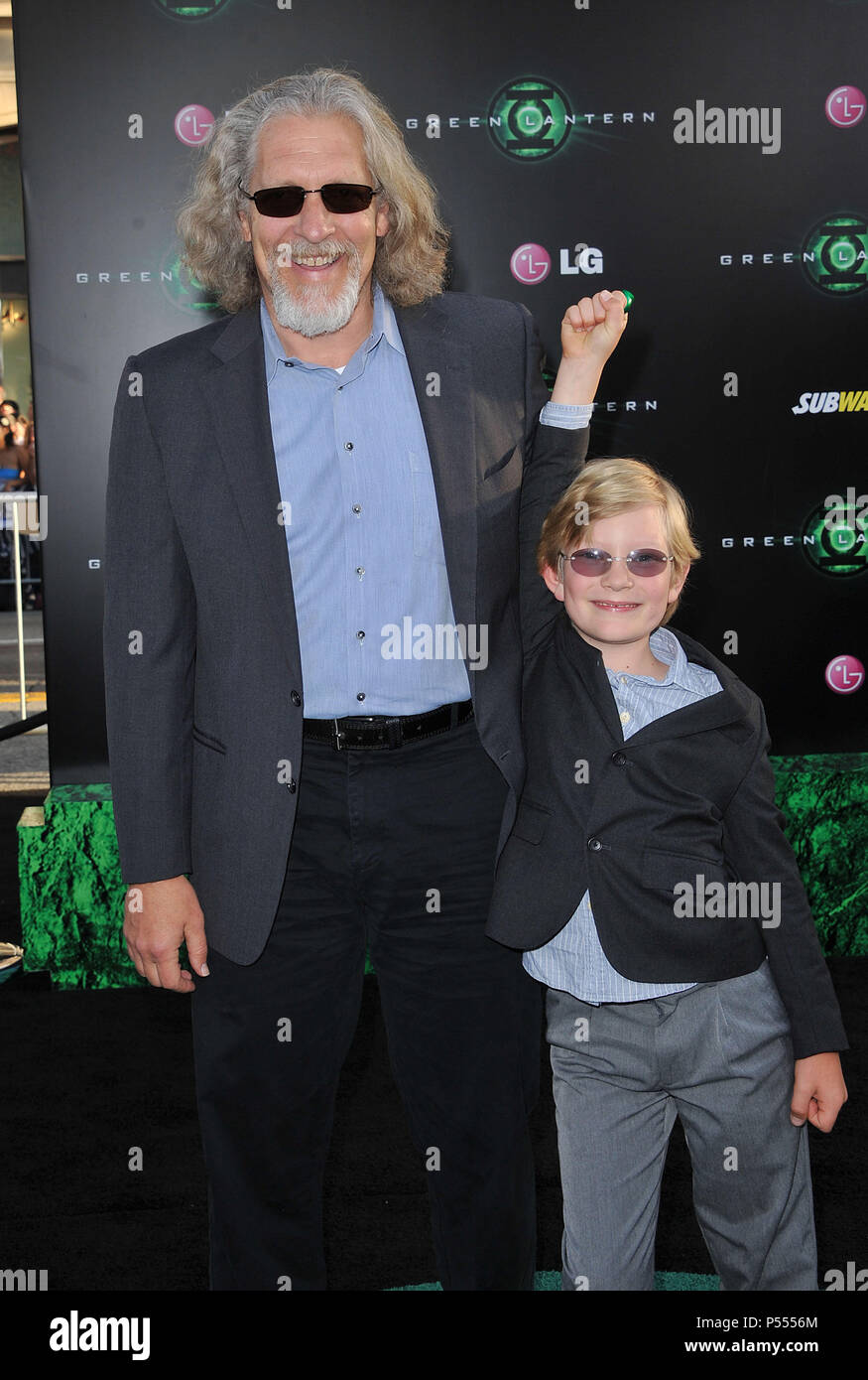 Clancy Brown à la Green Lantern Première au Chinese Theatre de Los Angeles.Clancy Brown  85 ------------- Red Carpet Event, Vertical, USA, Cinéma, Célébrités, photographie, Bestof, Arts, Culture et divertissement, Célébrités Topix fashion / Vertical, Best of, événement dans la vie d'Hollywood, Californie - Tapis rouge et en backstage, USA, Cinéma, Célébrités, cinéma, télévision, Célébrités célébrités musique, photographie, Arts et culture, Bestof, divertissement, Topix, verticale de la famille de l'année 2011, enquête Mari et femme tsuni@Gamma-USA.com Banque D'Images