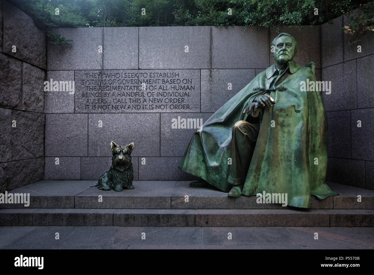 Rad Memorial, doté d'une statue de Franklin Delano Roosevelt et son chien, Fala. Washington, DC, USA Banque D'Images