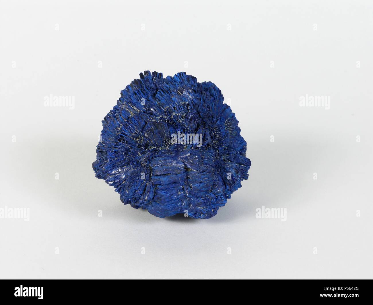 AZURITA. Carbonato básico de cobre de bello couleur Azul, monoclínico cristalizado en el sistema. Se encuentra en los yacimientos. cupríferos Puede utilizarse colorante de Côme. Banque D'Images