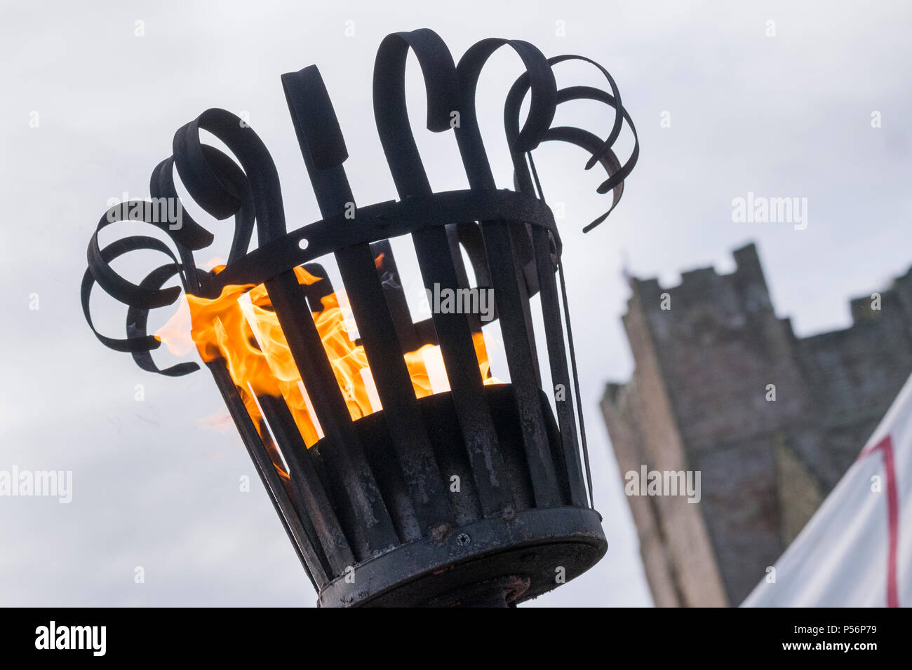 Torche enflammée à Noël médiéval Fayre à Ludlow Castle, Shropshire, England, UK Banque D'Images