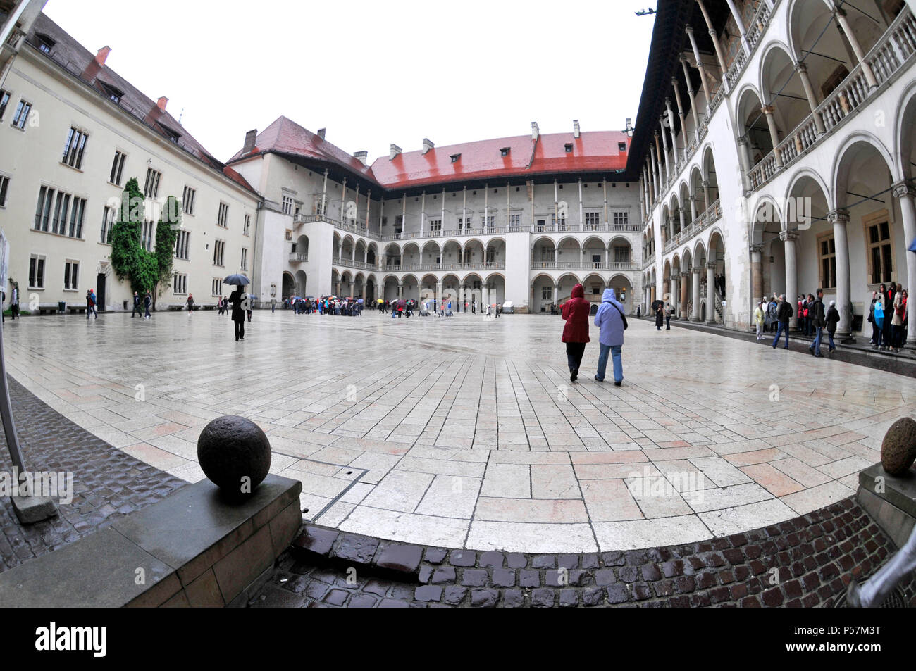 La cour principale de style italien du célèbre château Wawal , Krakow, Pologne , Europе Banque D'Images