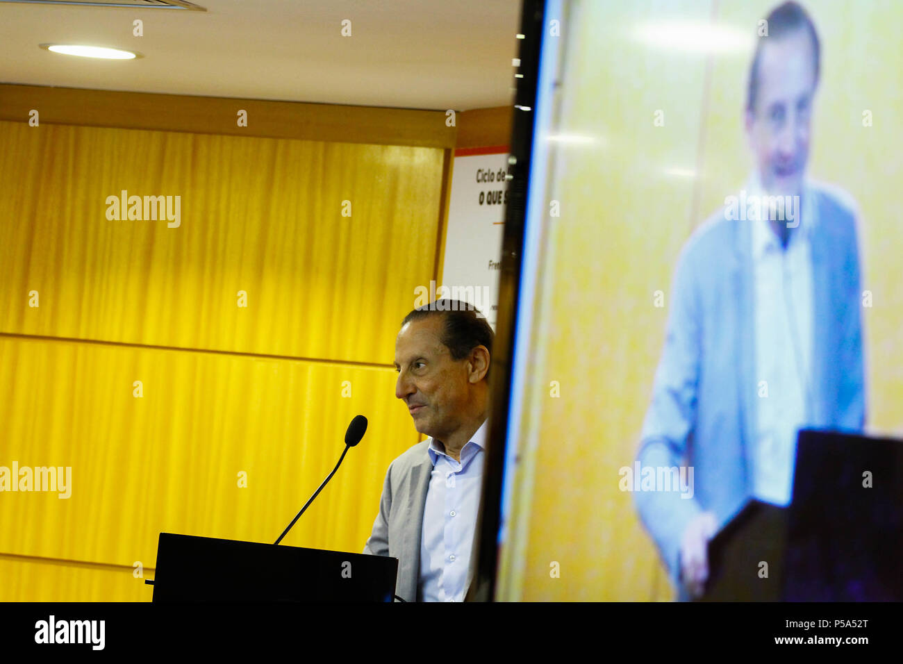 SÃO PAULO, SP - 26.06.2018 : PAULO SKAF PARTICIPA DE DÉBAT PAS SECOVI - La réforme avant de changer reçoit au siège de Secovi-SP, les pré-candidats à l'état de gouvernement par le Mouvement démocratique brésilien (MDB), Paulo Skaf. Ancien président de Fiesp (Fédération des Industries de l'État de São Paulo), Skaf parle aux entités qui composent l'avant de ses intentions de gouvernement, s'il est élu. Le thème de la réunion est la &quott ne Ses St. Paul besoin ?" de : Al : Aloisio Mauricio/Fotoarena) Banque D'Images