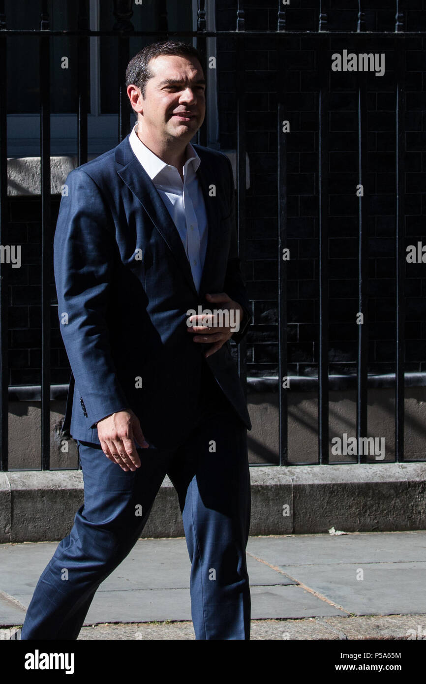 Londres, Royaume-Uni. 26 juin 2018. Le Premier ministre grec Alexis Tsipras quitte 10 Downing Street après avoir rencontré le Premier ministre Theresa May. Credit : Mark Kerrison/Alamy Live News Banque D'Images