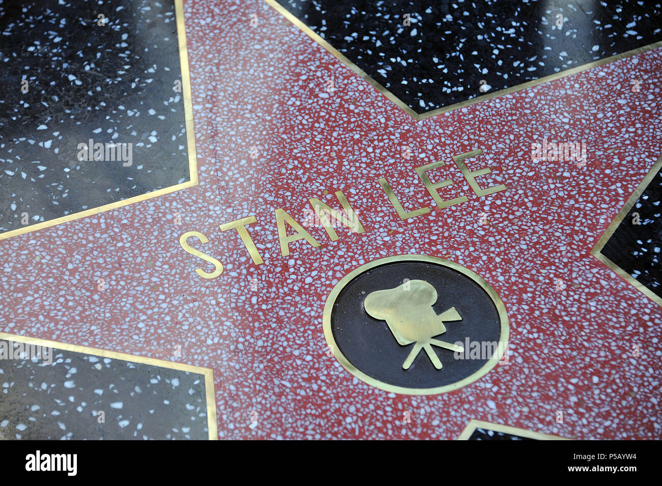 Stan Lee honoré avec une étoile sur le Hollywood Walk of Fame à Los Angeles.Stan Lee  WOF 10 Événement dans la vie d'Hollywood, Californie - Red Carpet Event, USA, Cinéma, Célébrités, photographie, Bestof, Arts, Culture et divertissement, Célébrités, Mode Topix Meilleur de Hollywood, la vie, événement dans la vie d'Hollywood, Californie - cinéma, télévision, célébrités, célébrités de la musique, Topix Bestof, Arts, Culture et loisirs, photographie, tsuni@Gamma-USA.com , Tsuni enquête de crédit / USA, honoré par une étoile sur le Hollywood Walk ofFame à Los Angeles, 2011 Banque D'Images