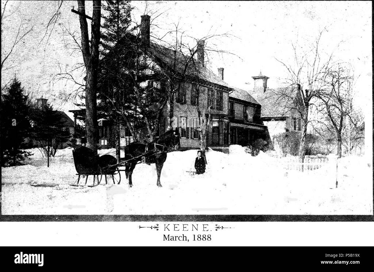 N/A. Titre Blizzard de mars 1888 - Scène à cheval et chariot créateur Français, J.A., Keene NH OBJET Blizzards - NH - Keene NH - Maisons - Keene NH - Neige - Keene DESCRIPTION Scène avec cheval et un chariot à Keene au New Hampshire. 'Photographié pendant la semaine qui suit la grande tempête du 13 mars 1888. Plusieurs des points de vue ont été faites avant la charrue ou la pelle avaient perturbé la dérive, et d'autres après les rues et promenades ont été ouverts.' se réfère à la légende EDITEUR Keene Public Library et la Société historique du comté de Cheshire NUMÉRIQUE DATE DATE 20090713 TYPE DE RESSOURCE photograp ORIGINAL 1888 Banque D'Images