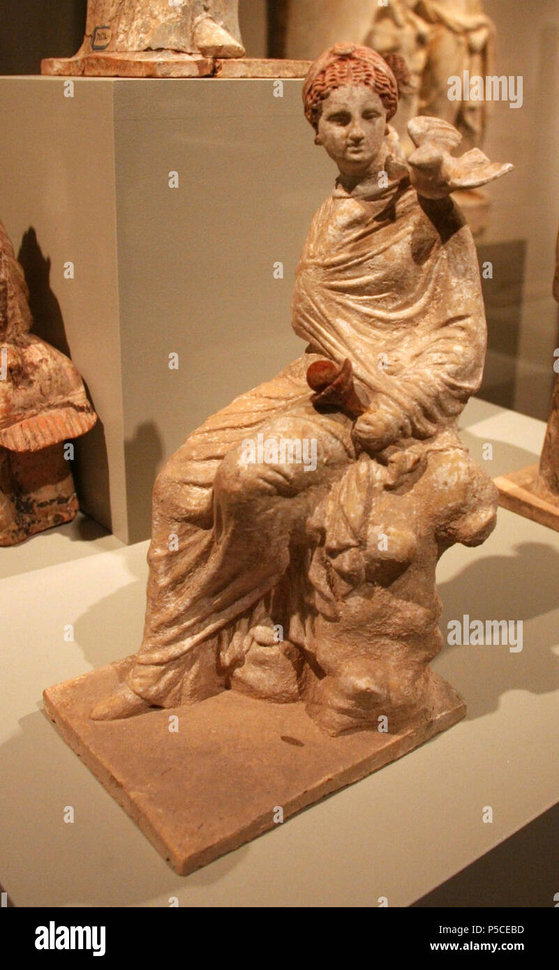 De riches 'Middle-class' : Les femmes soi-disant Tanagra du prince 325 - 150 BC. N/A 89 Altes Museum - Tanagra du Prince2 Banque D'Images