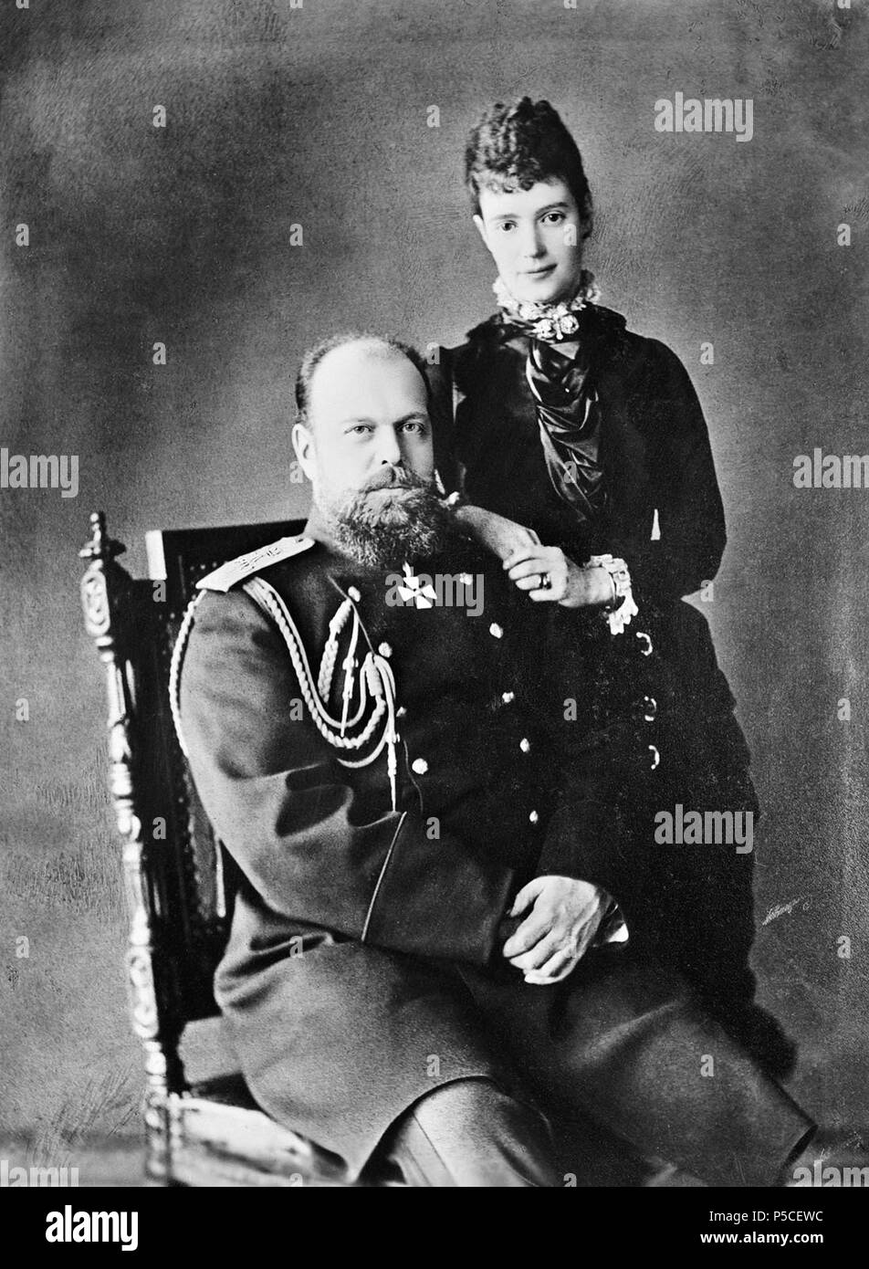 N/A. Anglais : Alexandre III, Tsar de Russie, et Maria Feodorovna (Dagmar de Danemark), Tsarine de Russie. vers 1890. Sergueï Lvovitch Levitsky (1819-1898) Noms alternatifs Русский : Львович Левицкий Сергей English : Sergueï Levitsky, Sergey Levicky Español : Serguéi Levitski Description photographe russe Date de naissance/décès 1819 1898 Lieu de naissance/décès Moscou Saint Pétersbourg contrôle d'autorité : Q2292202 : VIAF 44605367 ISNI : 0000 0000 6662 3690 ULAN : 500120896 RCAC : pas de2007069135 GND : 139085599 81 WorldCat Alexandre III et Maria Feodorovna Banque D'Images