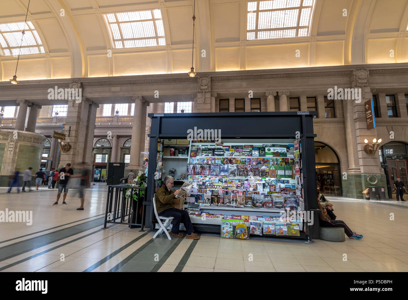 Kiosque à la gare de Retiro - Buenos Aires, Argentine Banque D'Images