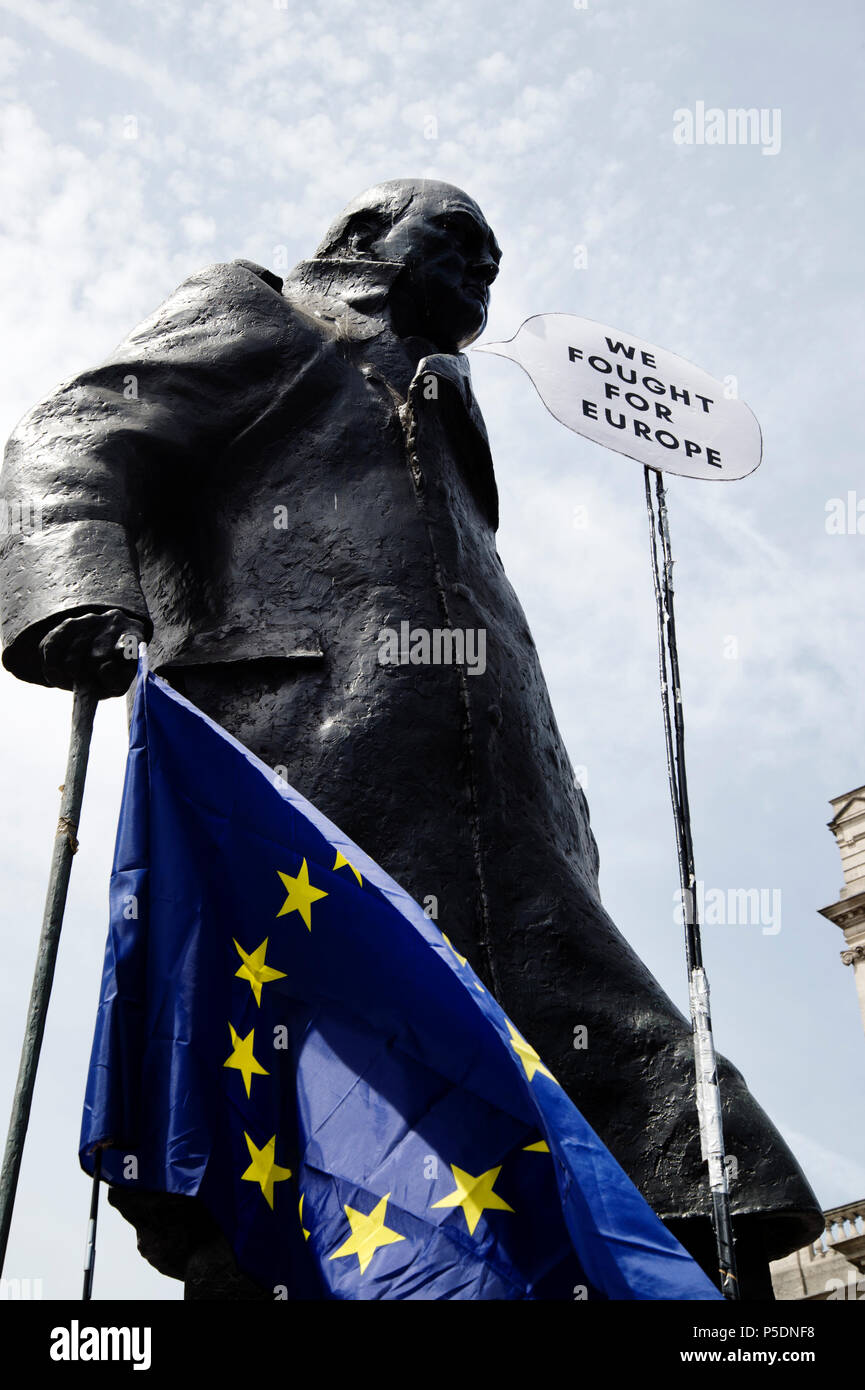 Au 2ème anniversaire de Brexit , le 23 juin 2018, autour de 100 000 personnes ont défilé dans le centre de Londres exigeant un vote du peuple sur l'accord final Brexit. Sta Banque D'Images