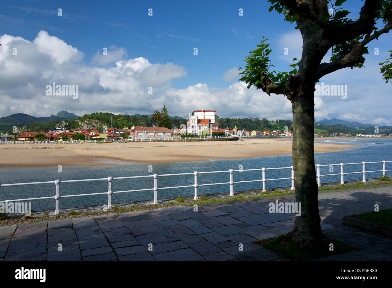 Port de Llanes, Asturias, Espagne Banque D'Images