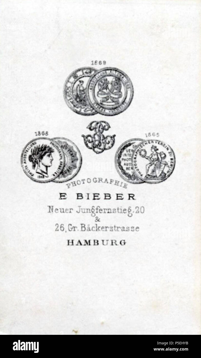 N/A. Anglais : revers CdV E. E. Bieber Bieber sur 1868/69. Photos des trois médailles avec les chiffres donnés pour l'année, les initiales et l'adresse écrite. En 1868, Mme Bieber est passé de la gr. Bäckerstarße à la neu Jungfernstieg. Deutsch : Revers CdV E. E. Bieber Bieber um 1868/69. Abbildungen von drei Medaillen erworbenen/Auszeichnungen darüber, die die Initialien Jahreszahl, mittig, Angaben zur Adresse. Guerre 1868 FRL. Emilie Bieber aus ihrem Atelier dans der gr. Bäckerstraße an den neuen eigenschaften Jungfernstieg. 25 novembre 2015. gie. Archiv 199 BieberCdVRever10 Banque D'Images