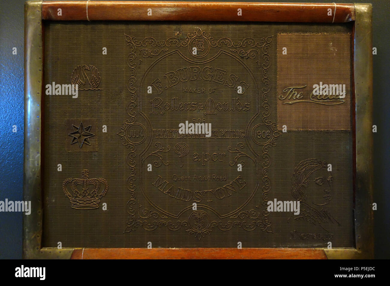 N/A. Anglais : Exposition dans le Robert C. Williams Paper Museum, Atlanta, Georgia, USA. Ce travail est assez vieux pour qu'il soit dans le . La photographie était permise dans le musée sans restriction. 20 mars 2014, 13:32:40. Daderot 538 moule exposition faite par F. Burgess, Maidstone, Angleterre - Robert C. Williams Paper Museum - DSC00541 Banque D'Images