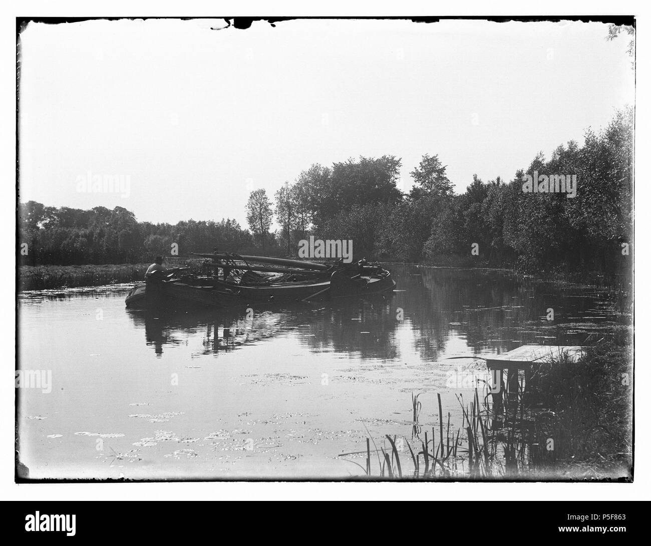 N/A. Nederlands : Beschrijving Abcoude e.o 't Gein. Documenttype foto Vervaardiger Olie, Jacob (1834-1905) Collectie Collectie Jacob Olie Jbz. 8 Datering http://stadsarchief.amsterdam.nl/archief/10019 Afbeeldingsbestand novembre 1900 Inventarissen 10019A001529 générée avec Dememorixer . 8 novembre 1900. Jacob Olie (1834-1905) Noms alternatifs Jacob Olie Jbz. Jacob Olie. Jbzn Description photographe Date de naissance/décès 19 Octobre 1834 25 avril 1905 Lieu de naissance/décès Amsterdam Amsterdam 1847-1905 Période de travail lieu de travail Amsterdam (1847-1905), (1886-1890 Abcoude Banque D'Images