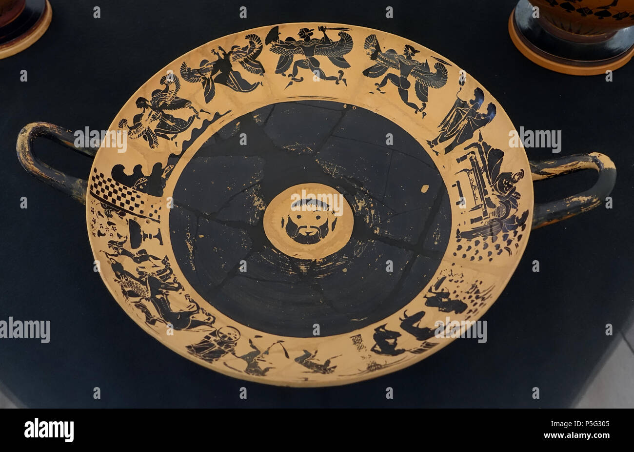 541 Eye-tasse avec masque de Silène et frise de personnages mythologiques, peintre, Chalkidian Phineus, ch. 530 avant J.-C., L 164 - Martin von Wagner Museum - Würzburg, Allemagne - DSC05577 Banque D'Images