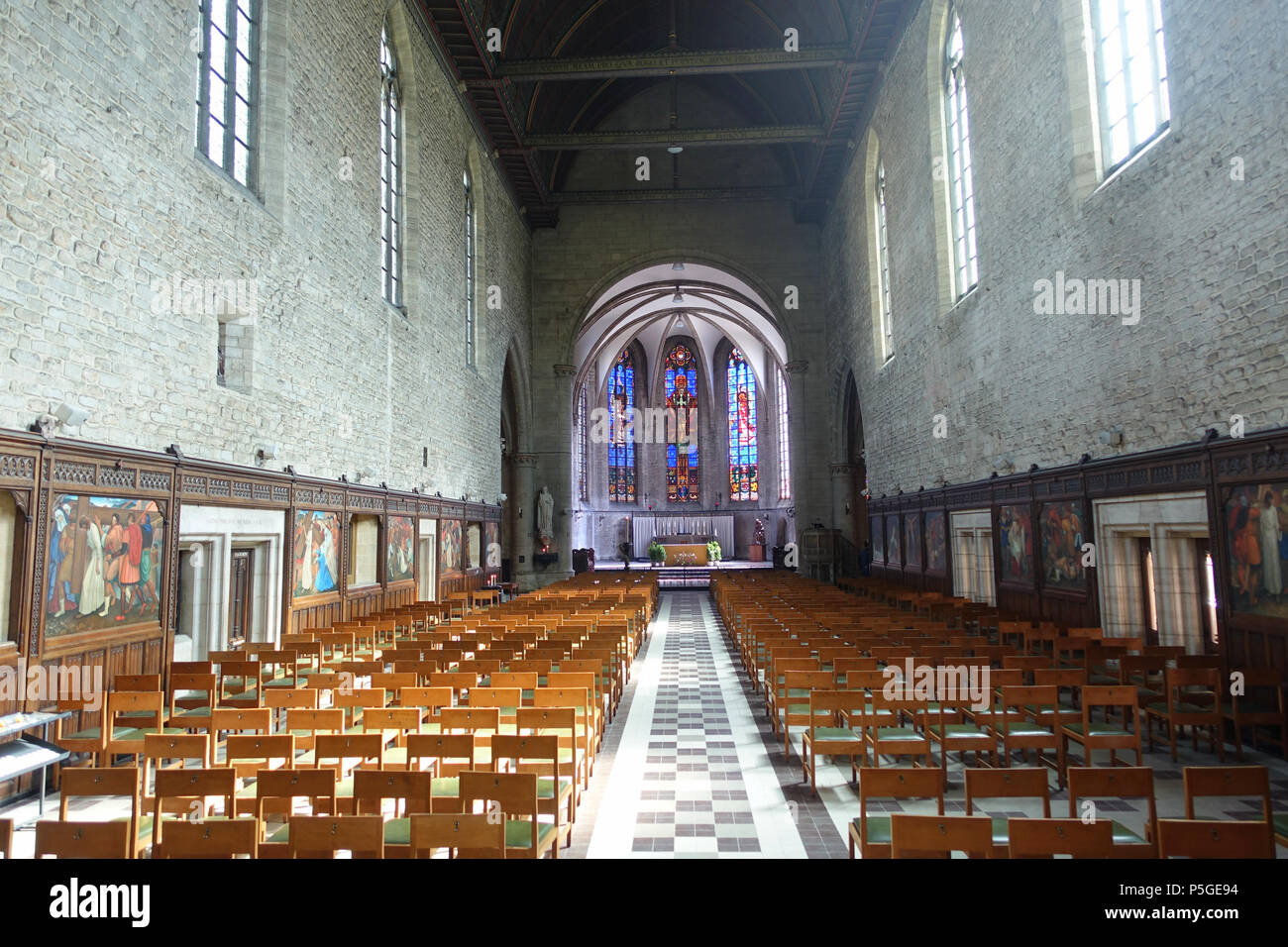 N/A. Anglais : intérieur de l'Église - l'abbaye de La Cambre - Bruxelles, Belgique. 21 avril 2016, 05:39:33. Daderot 346 intérieur de l'Église - l'abbaye de La Cambre - Bruxelles, Belgique - DSC07966 Banque D'Images